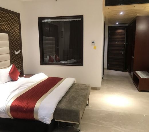 C-Pearls Hotel & Banquet