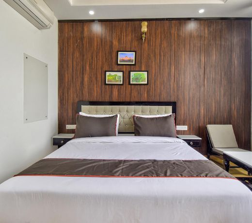Townhouse OAK Vaishali Plaza Jaipur