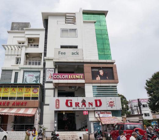 OYO 64283 J And J Guest House