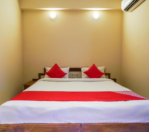 OYO Raja Residency Near Snow World