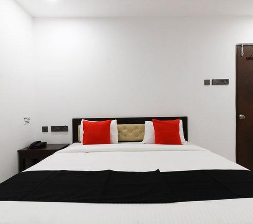 Capital O 63727 Mythri Hotel