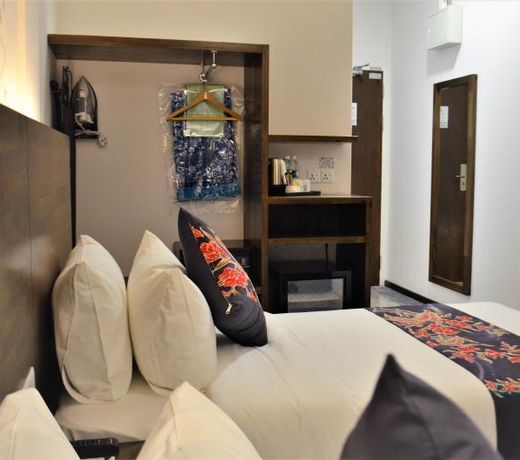Serapi Hotel