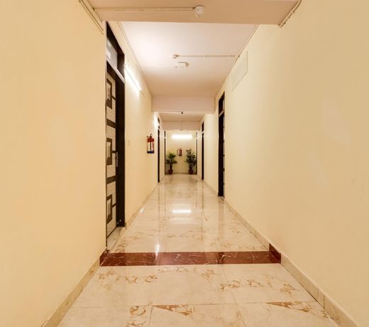 OYO 65500 Rohini Inn