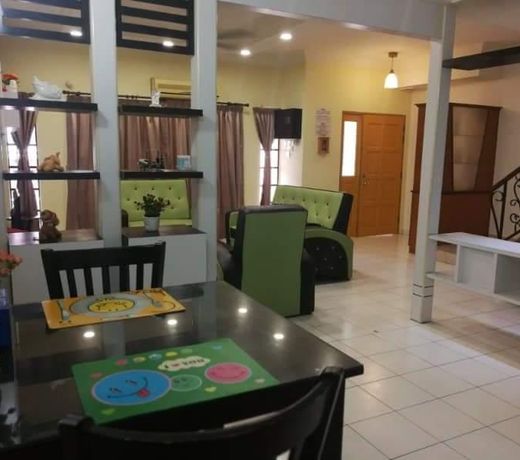Holiday Homestay