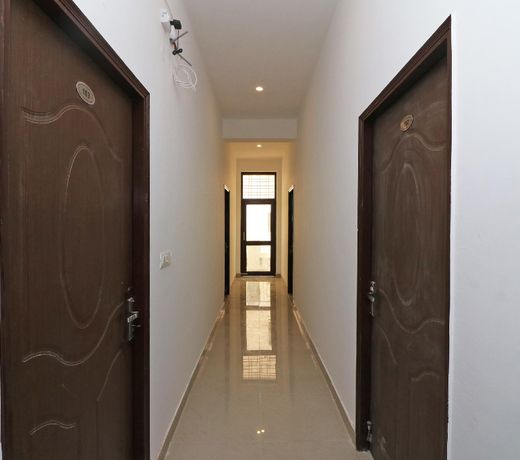 Capital O 43252 The Avenue Stay