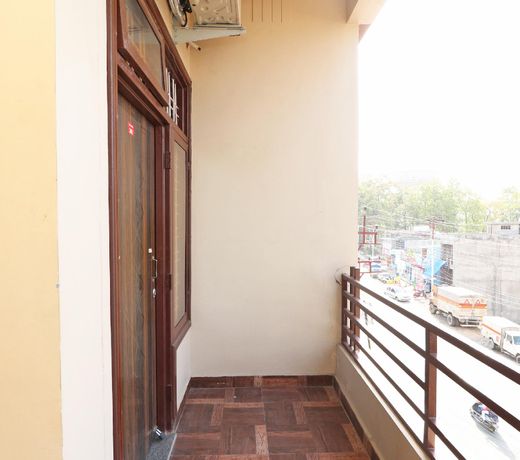 SPOT ON 43821 Amrapali Home Stay