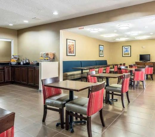 Holiday Inn Express & Suites
