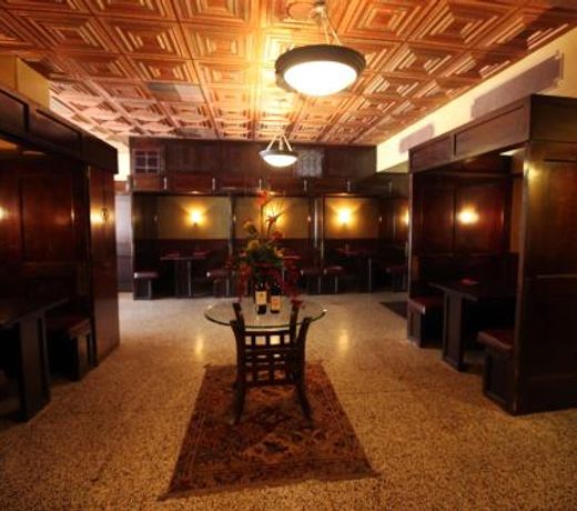 Arrow Hotel