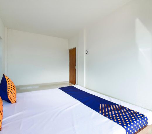 SPOT ON 65405 Hotel Rasoi Park