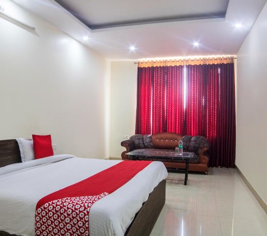 Capital O 29136 Hotel Shivalaya