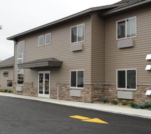 Canby Inn and Suites