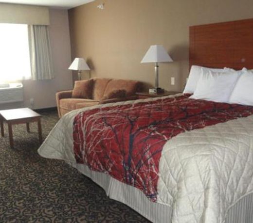 Canby Inn and Suites