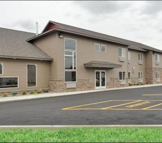 Canby Inn and Suites
