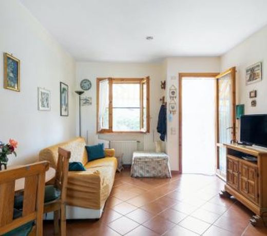 3 bedrooms house at Sabaudia 800 m away from the beach with lake view and enclosed garden