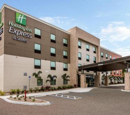 Holiday Inn Express & Suites - Ft Myers Beach-Sanibel Gateway, an IHG Hotel