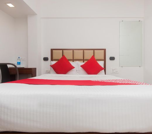 OYO 46995 Hotel Grand Plaza
