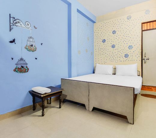 SPOT ON 60711 Hotel Radhe Inn