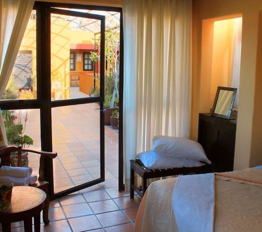 Hotel Allende