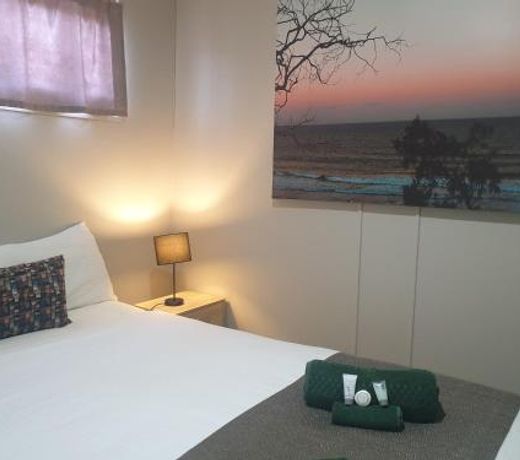Smerdon Lodge Motel