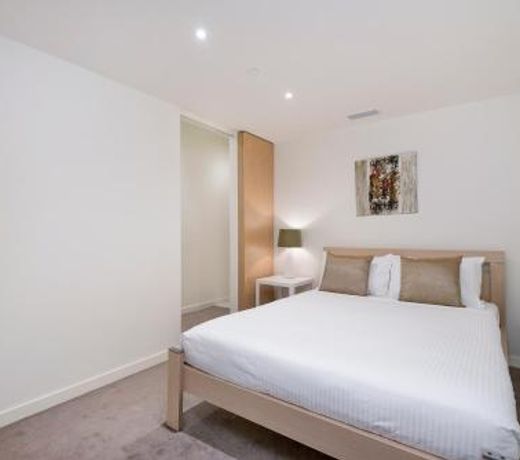 Edgewater 208