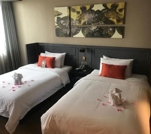 Ease Hotel (Xi'an High-tech Zone Zhangbasi Road)