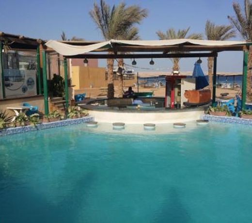 Rare 2BD Marina Hotspot With Pool, Fast Free WIFI & Balcony - 2 Kitchens & 2 Bathrooms - Western Standards - Sheraton Plaza 414-415