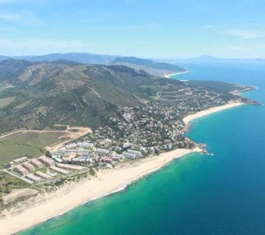 APARTAMENTO 1Âº LINEA DE PLAYA ZAHARA DE LOS ATUNES