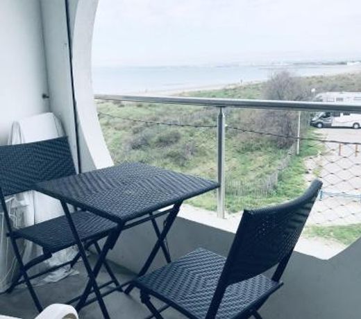AS18656 - Grand studio vue mer, direct sur plage avec parking prive