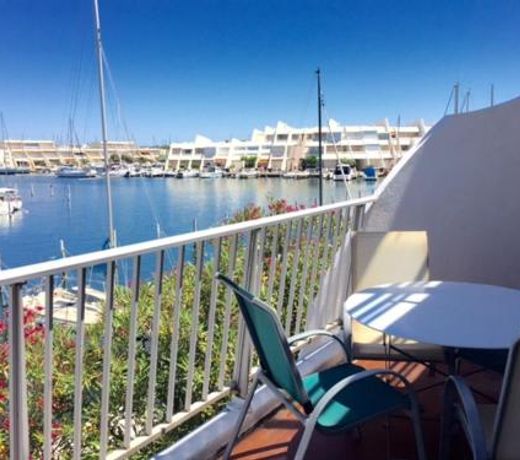 AS11677 - Marina de type p3 avec parking prive et appontement