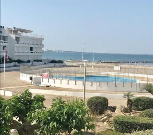AS17378 - P4 Dans une residence direct sur la plage aec vue mer et piscine