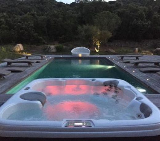 Villa piscine chauffee 5mn de la plage