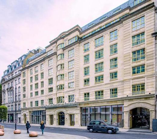 Middle Eight - Preferred Hotels and Resorts