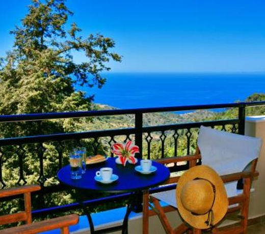 House in Îndless green - Arethousa, Ikaria