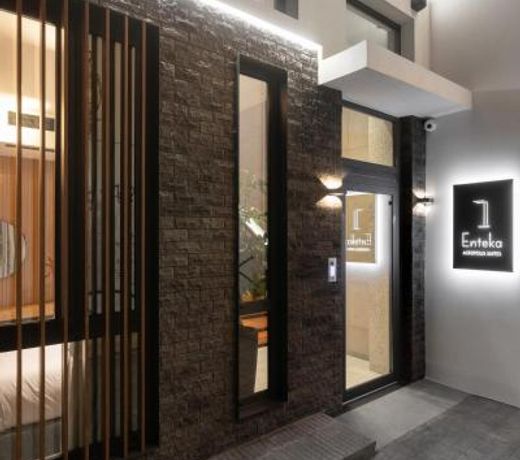 11 Enteka Acropolis Suites