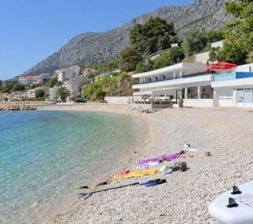 Family friendly apartments with a swimming pool Zivogosce - Porat, Makarska - 18150