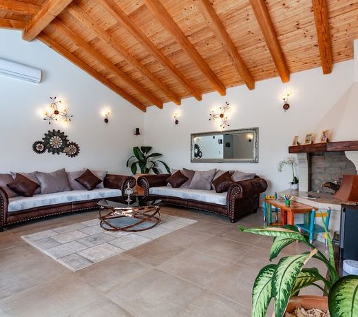 Five bedroom villa Emily with pool in Medulin