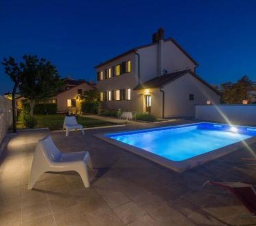 Wonderful villa Valbandon with private pool and sauna near the beach and Briuni Islands