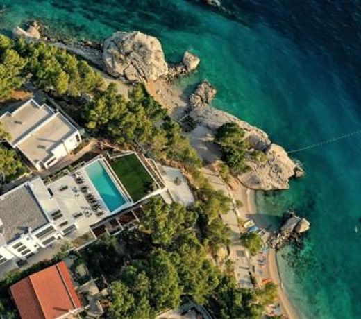 Villa Bacana a luxury villa in Brela, seafront