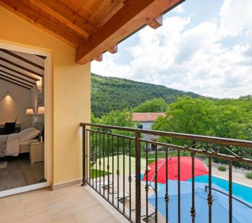 Quaint Holiday Home near Buzet with Terrace