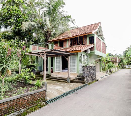 Omah Kemiri 4 Yogyakarta