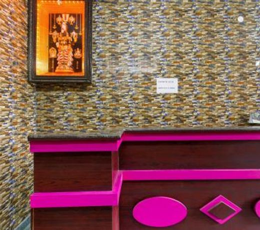 OYO 71800 Madras Guest House