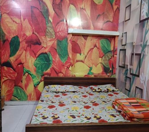 RADHA MADHAV GUEST HOUSE