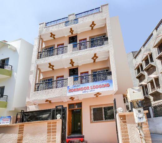 OYO 65885 Kohinoor Hotel And Lodging