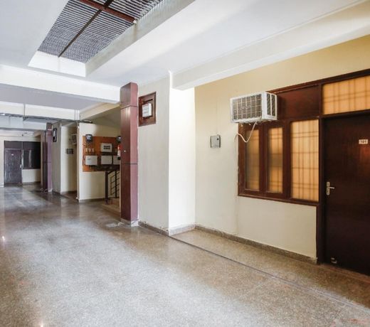 OYO 71053 Av Residency