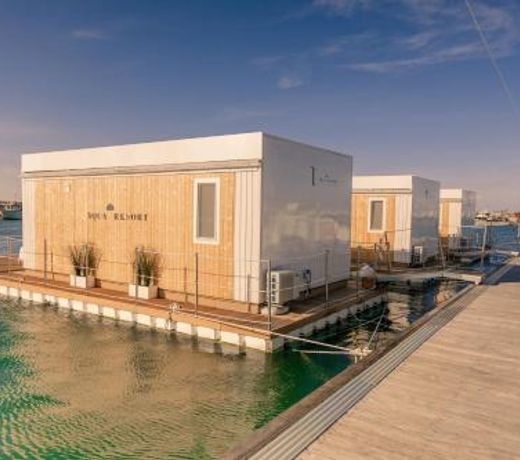 AQUA RESORT GIULIANOVA - Houseboat Experience