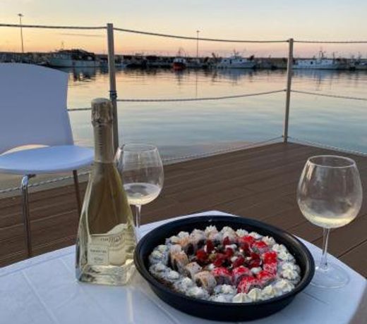 AQUA RESORT GIULIANOVA - Houseboat Experience