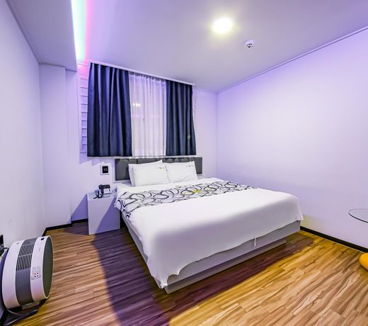 S Hotel