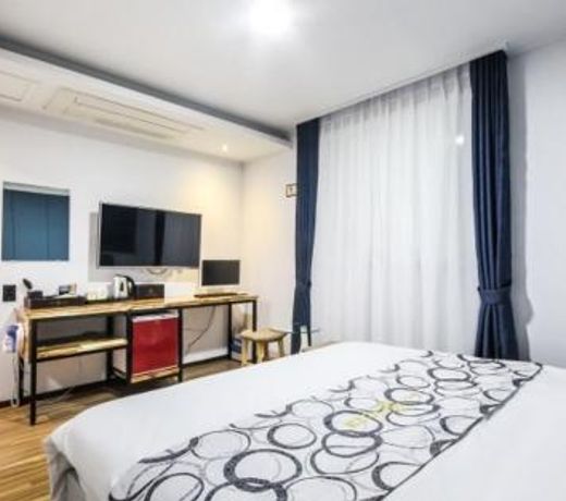 S Hotel