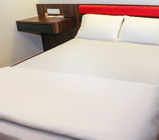OYO 90027 Happy Hotel