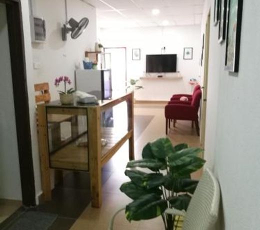 Aban Transit House